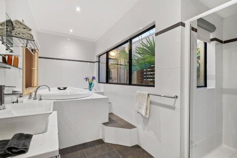 About Time Retreats Studio Seven - Tweed Heads Accommodation 6