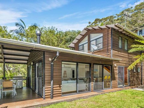 Avoca Beach Living 84 Avoca Drive Avoca Beach - Tweed Heads Accommodation 2