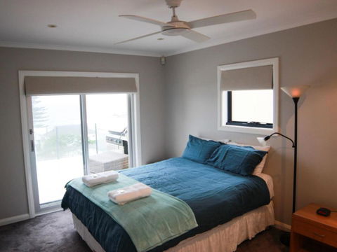 Absolutely Avoca 114a Avoca Drive Avoca Beach - Tweed Heads Accommodation 2