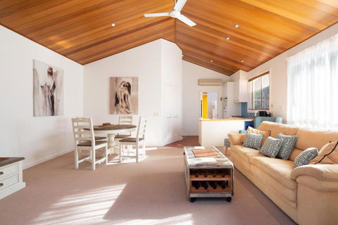 SAILS TWO INVERLOCH - Tweed Heads Accommodation 3