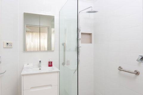 SAILS TWO INVERLOCH - Tweed Heads Accommodation 2