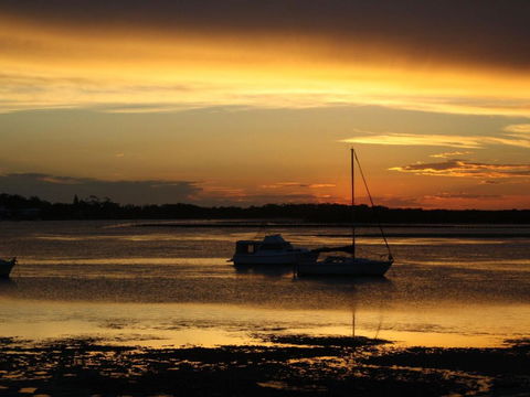 Riverside Views Hawks Nest - Tweed Heads Accommodation 3