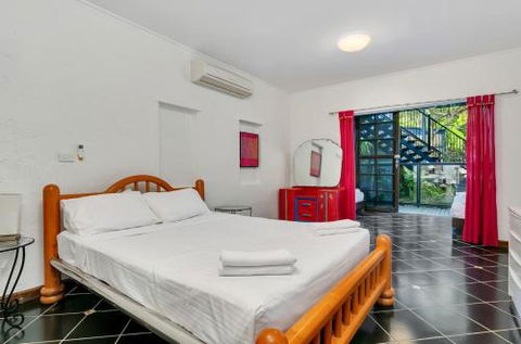 SANTORINIatPALM COVE - Tweed Heads Accommodation 5