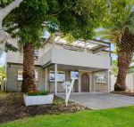 SANTORINI BEACH HOUSE SAFETY BEACH - Tweed Heads Accommodation