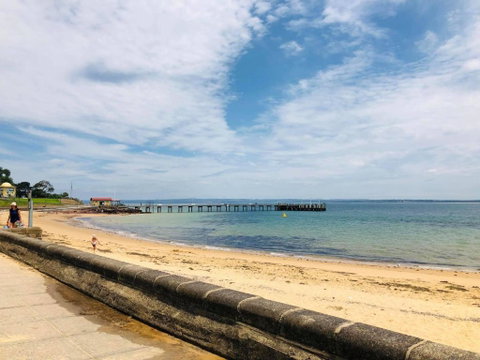 Stylish Island Getaway BEACHFRONT APARTMENT - Tweed Heads Accommodation 4