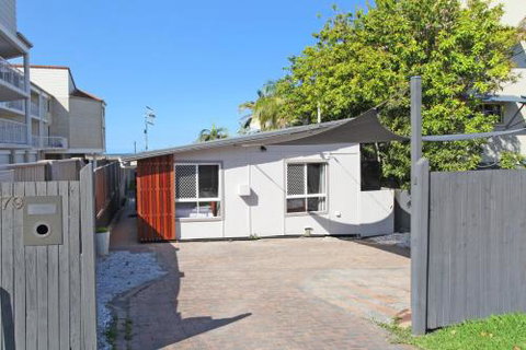 BEACH SHOPS & FABULOUS VACATION HOME! - Tweed Heads Accommodation 2
