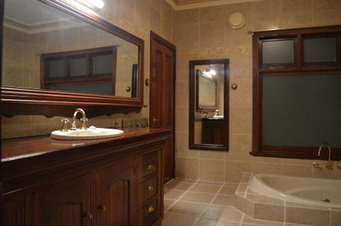 Gargoyle Lodge - Tweed Heads Accommodation 1
