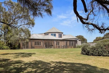 The Track House - Tweed Heads Accommodation 3