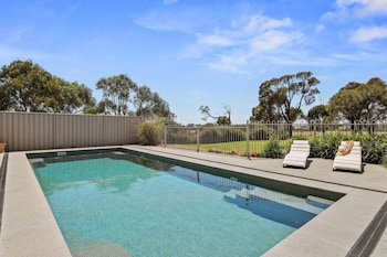 The Track House - Tweed Heads Accommodation 6