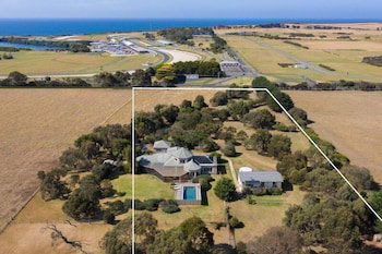 The Track House - Tweed Heads Accommodation 2