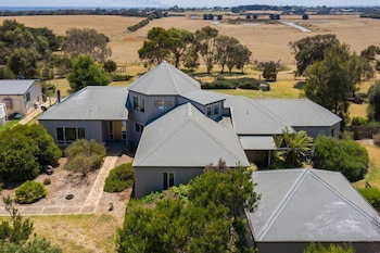 The Track House - Tweed Heads Accommodation 4