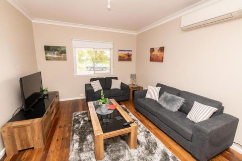 Kinross On Cox Sweet Neat & Simple + Wifi - Tweed Heads Accommodation 5