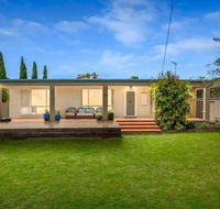 Casual Beachin It Family Getaway with Bungalow on Beachfront - Tweed Heads Accommodation