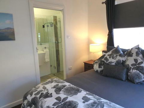 NEW Winston Cottage Leura Views & Location - Tweed Heads Accommodation 4
