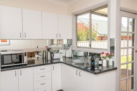 Edward Cottage ?Heritage Central Comfortable. - Tweed Heads Accommodation 3