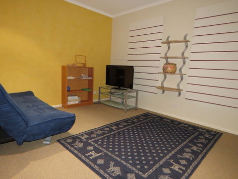Central Holiday House At 29 Church In Cowes - Tweed Heads Accommodation 6