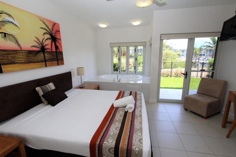 Beachside Apartment 5 - Tweed Heads Accommodation 3