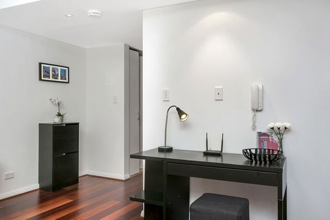 Contemporary Garden Apartment SINC1 - Tweed Heads Accommodation 2