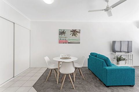 Zenith Unit 7 / 10 Messines Street - Tweed Heads Accommodation 5