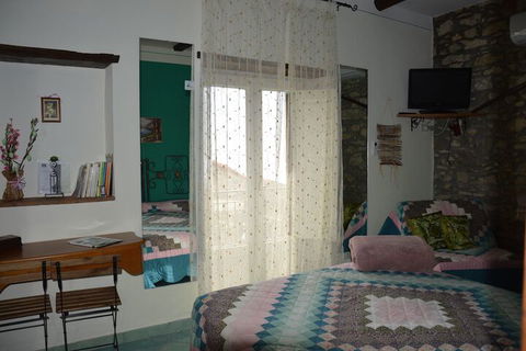 Woollamia Village Retreat - Tweed Heads Accommodation 4