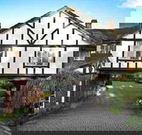 Elizabethan Lodge - Tweed Heads Accommodation