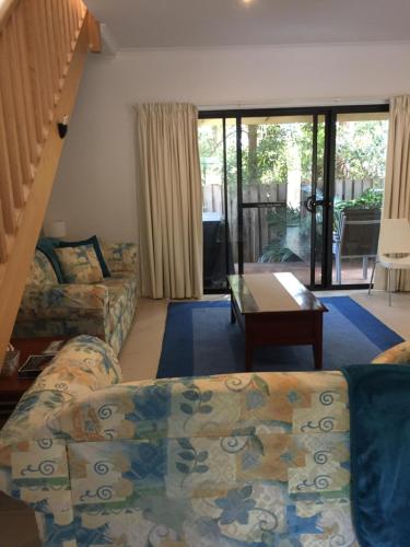Central Cowes Family Townhouses - Tweed Heads Accommodation 4
