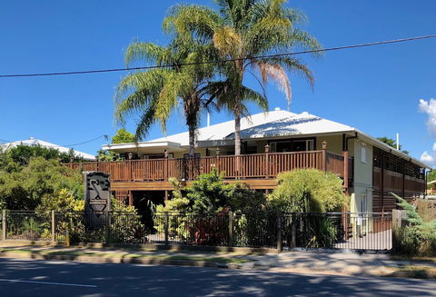 Five 3 Five - The Beachside Barracks - Tweed Heads Accommodation 2