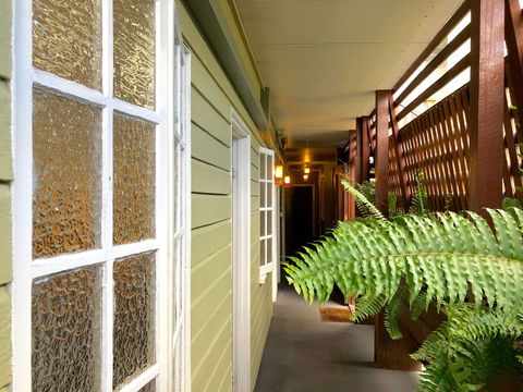 Five 3 Five - The Beachside Barracks - Tweed Heads Accommodation 3