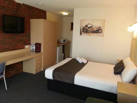 Big Valley Lakeside Paradise Motor Inn - Tweed Heads Accommodation 1