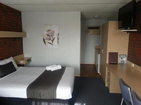 Big Valley Lakeside Paradise Motor Inn - Tweed Heads Accommodation 5