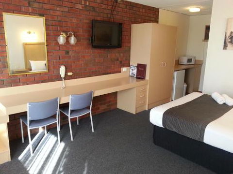 Big Valley Lakeside Paradise Motor Inn - Tweed Heads Accommodation 3