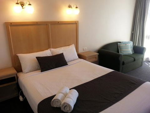 Big Valley Lakeside Paradise Motor Inn - Tweed Heads Accommodation 6