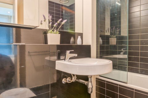 CBD Collins St. Near Southern Cross - Tweed Heads Accommodation 5