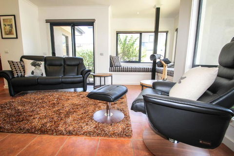 Avignon In Bright - Tweed Heads Accommodation 5