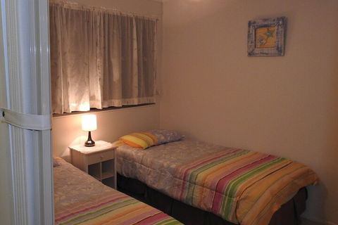 Immaculate First Floor Waterfront Unit Welsby Pde Bongaree - Tweed Heads Accommodation 2