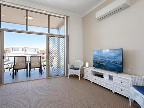 Walk On Birubi 1 / 40 Ocean Ave Pet Friendly WIFI Boat Parking & Water Views - Tweed Heads Accommodation 5