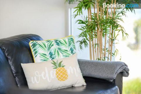 Bayline Beachfront Apartment No 4 - Tweed Heads Accommodation 6