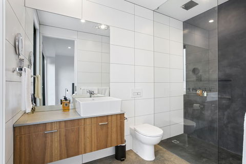 Apollo Bay Beach House - Tweed Heads Accommodation 2