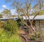 Hakea Bush Cabin - Tweed Heads Accommodation