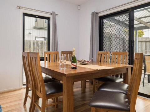 Paradise In Cowes - Tweed Heads Accommodation 1