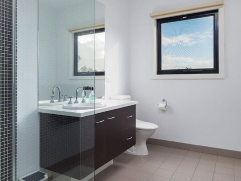 Paradise In Cowes - Tweed Heads Accommodation 6