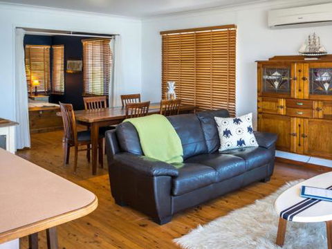 90 OCEANS EDGE Gerroa 4pm Check Out Sundays - Tweed Heads Accommodation 1