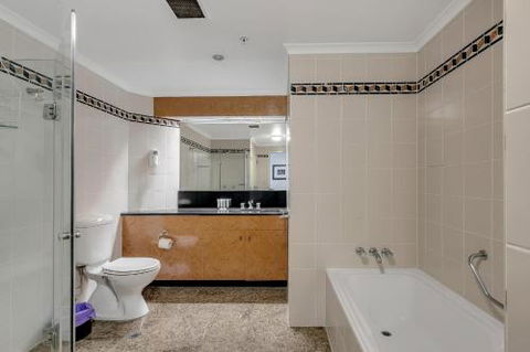 DREAM HARBOUR VIEW 2 BRM / GYM POOL & PARKING - Tweed Heads Accommodation 5