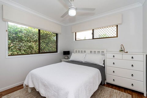 Freshly Renovated Dog Friendly House Walking Distance To Waterfront - Tweed Heads Accommodation 2