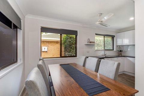Freshly Renovated Dog Friendly House Walking Distance To Waterfront - Tweed Heads Accommodation 4