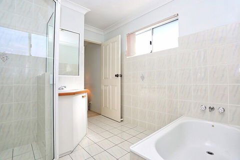 Enjoy Sunsets & Waterviews From Your Private Balcony - Tweed Heads Accommodation 2