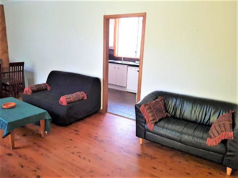 Accommodation Sydney Frenchs Forest 3 Bedroom House With Large Outdoor Entertainment Area & Onsite Parking - Tweed Heads Accommodation 4