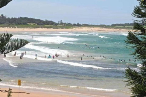 Accommodation Sydney Frenchs Forest 3 Bedroom House With Large Outdoor Entertainment Area & Onsite Parking - Tweed Heads Accommodation 3