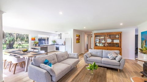 Lake Edge Retreat - Tweed Heads Accommodation 4