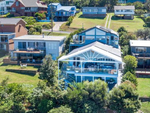 NANNY & POPPYS BEACH HOUSE Gerroa 4pm Check Out Sundays - Tweed Heads Accommodation 0